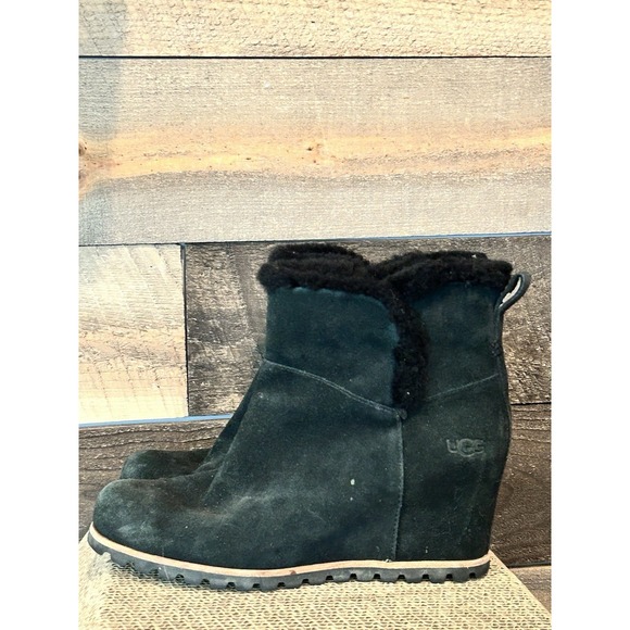 UGG SEYLINE Shearling Suede Pull-On Black Wedge‎ Bootie Womens Sz 10 - Picture 1 of 8